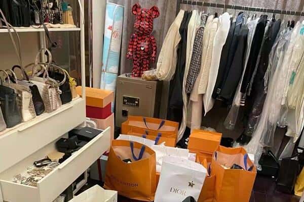 巴音郭楞轮台县回收一线品牌衣服.jpg